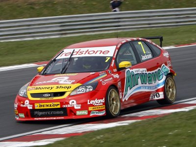 #7 Mat Jackson (GBR). Airwaves Racing. 2011 Brands Hatch  (© PSP Images)