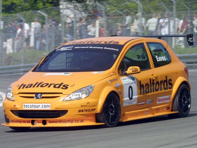 Dan Eaves. 2003 Brands Hatch  (© PSP Images)