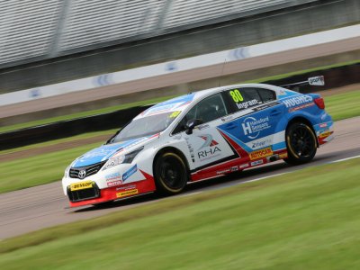 Tom Ingram, Rockingham, BTCC 2015 (© Nigel Clark)
