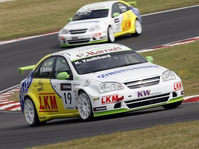 Harry Vaulkhard. Brands Hatch WTCC 2010 (© PSP Images)